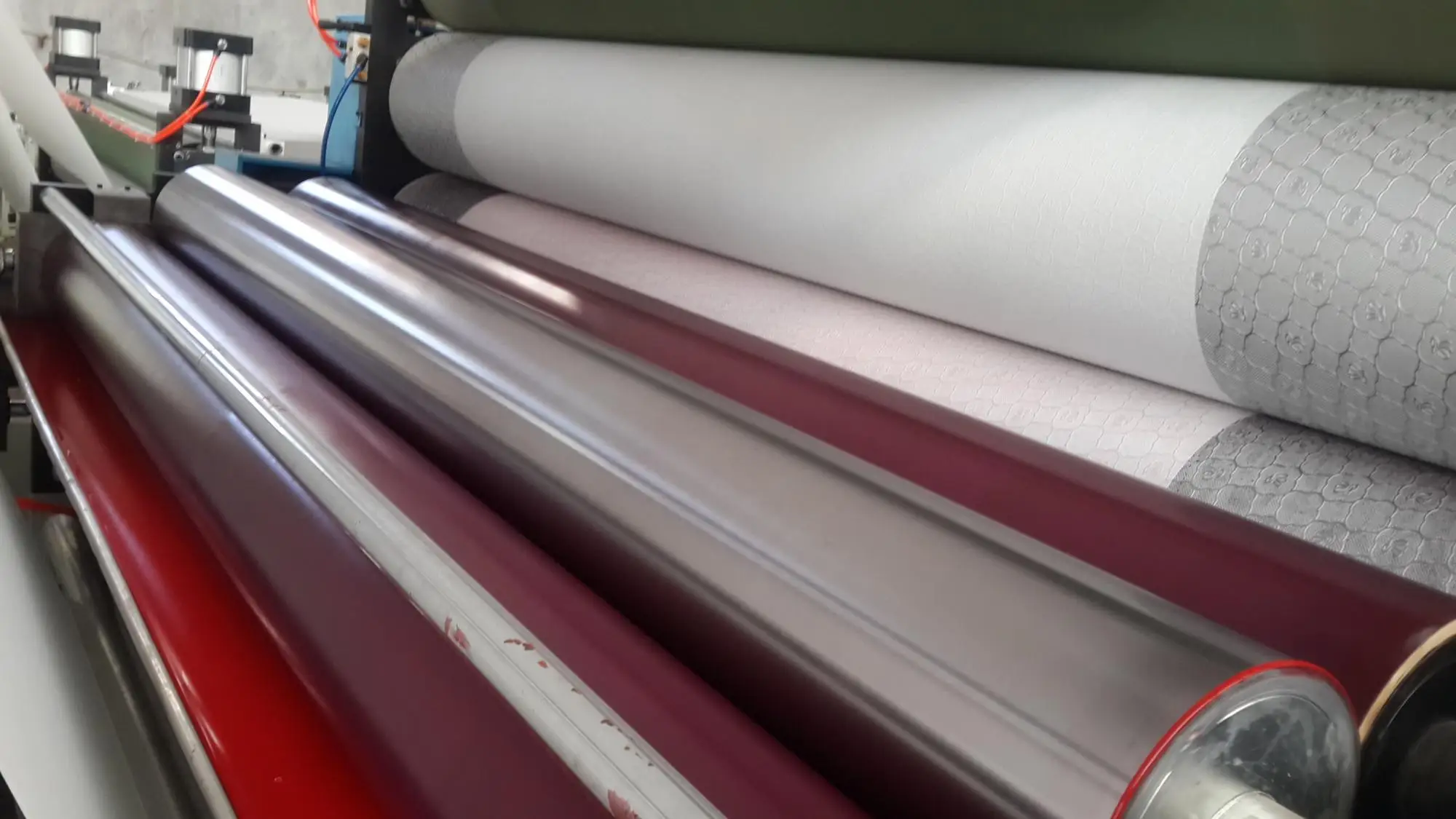 Automatic kitchen towel paper roll perforating rewinding machine