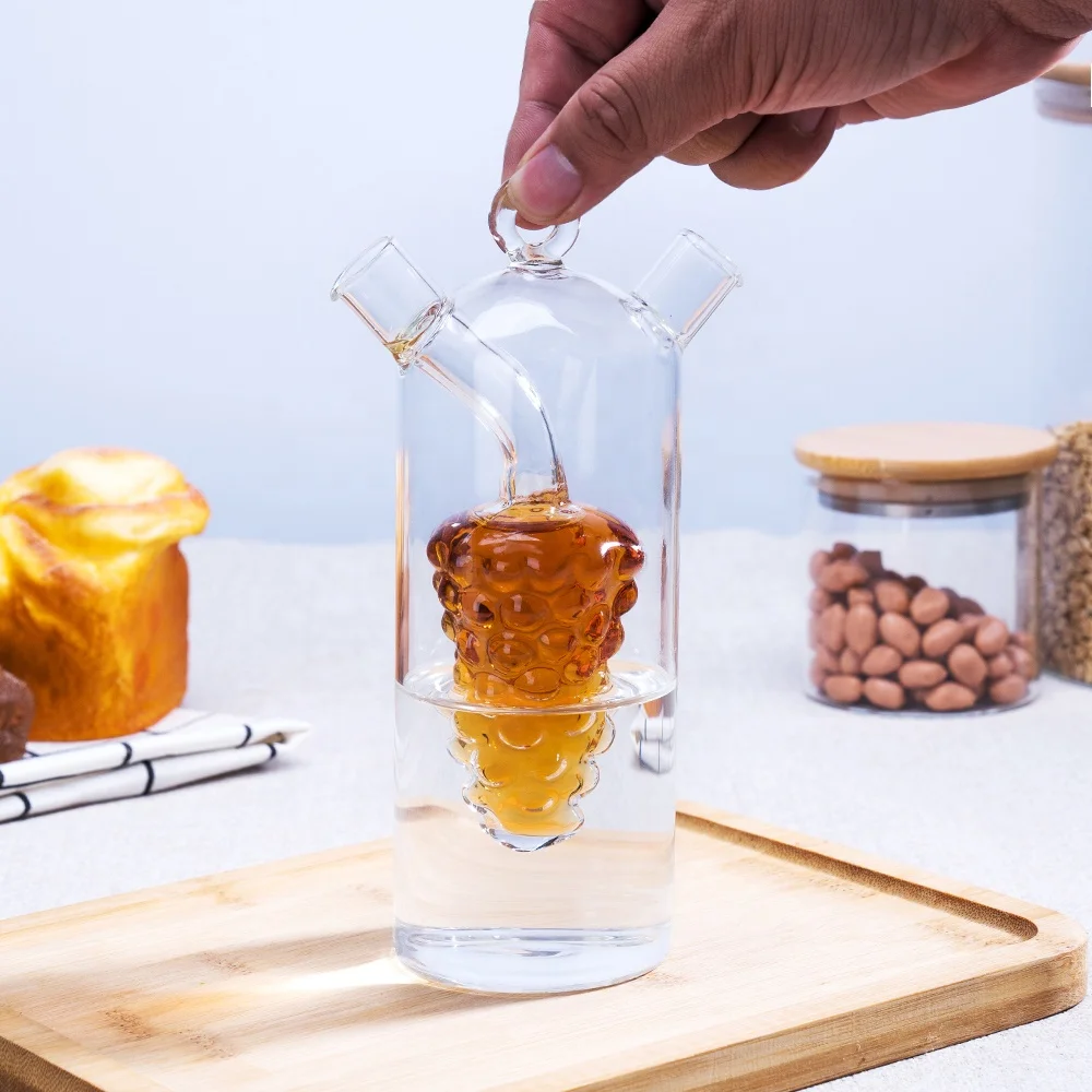 Hot Sale High borosilicate 2 in 1 oil vinegar bottle with Grape shape