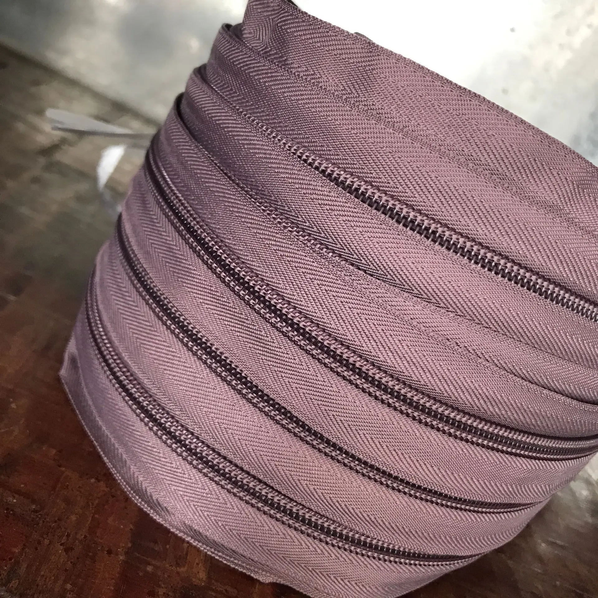 Bag zipper manufacturers wholesale No. 5 nylon zipper code pack the whole bundle of fixed dye bed cover bag No. 5 zipper