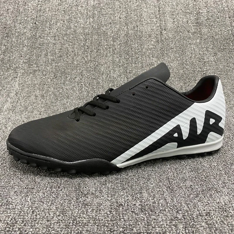 Custom Indoor Soccer Shoes Mens Football Shoes High Ankle Training Soccer Cleats Sneakers Kids Original Turf Football Boots