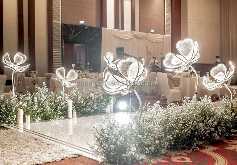 Modern Large Gold Tall Metal Peony Flower LED Stand Road Lead Light Decoration Wedding Prop Gauze Iron for Event Decor