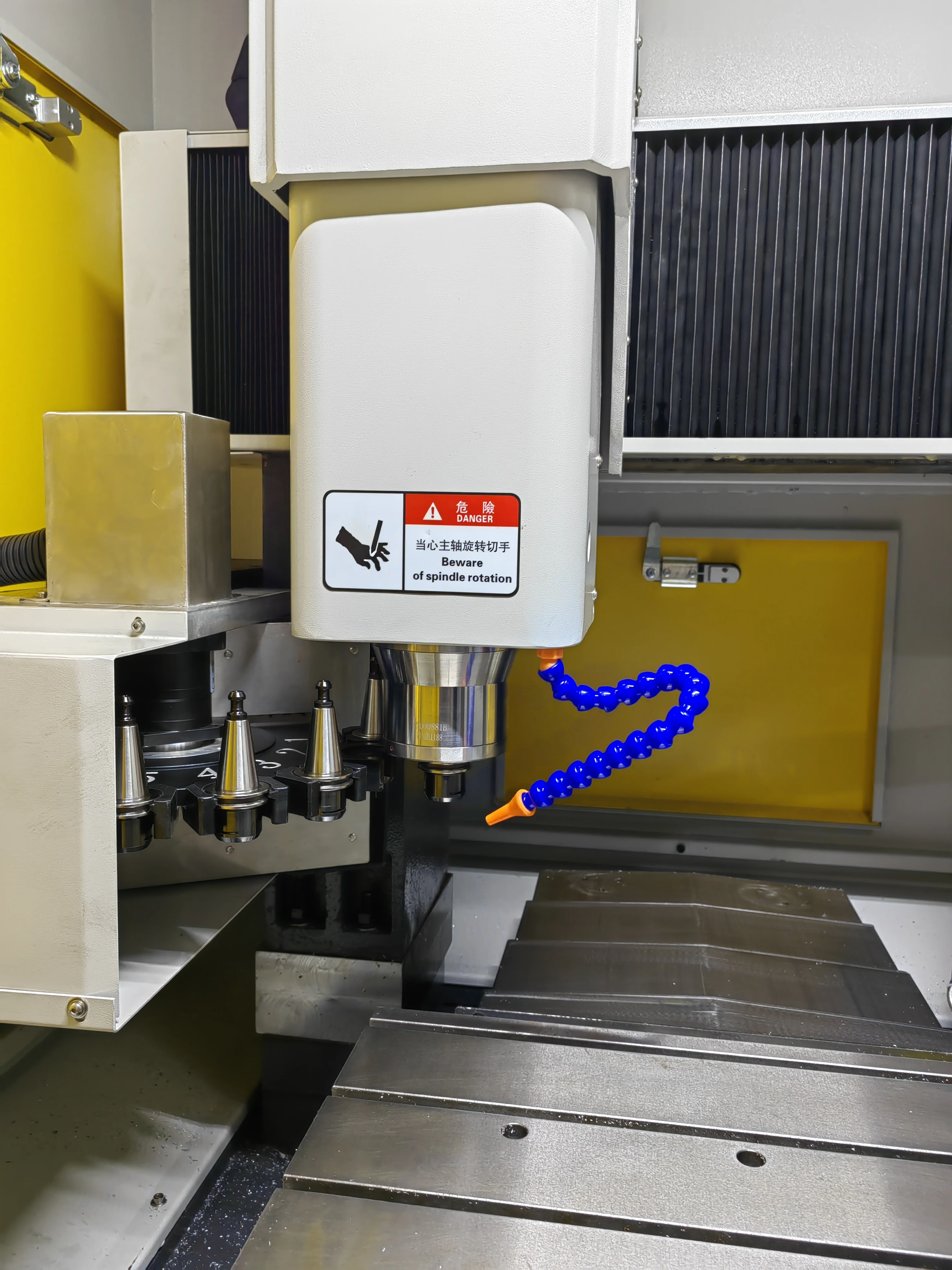 RY-540 ATC Steel Aluminum Injection Mold Precision Metal Mini CNC Engraving Machine