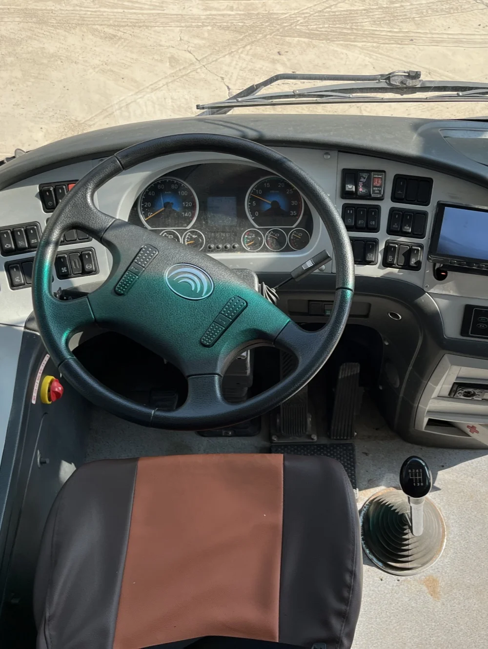 2018 год Подержанный популярный дешевый электрический автобус на 48 мест Yu tong большой автоматический для экспорта