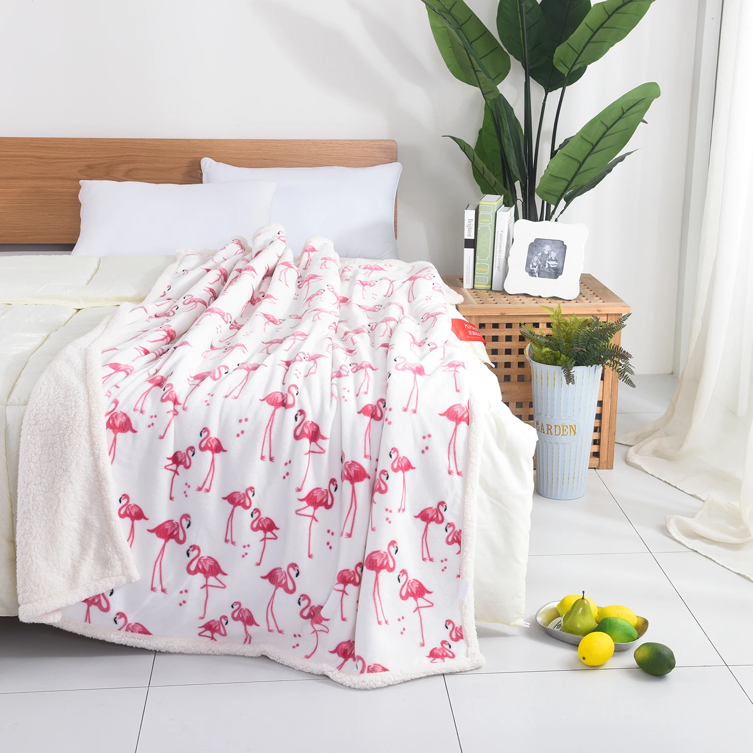 
U.S. Local Free Delivery Wholesale Cozy Flamingo Thick Velvet Fleece Sherpa Throw Blanket Flush Blanket for Bed and Couch 