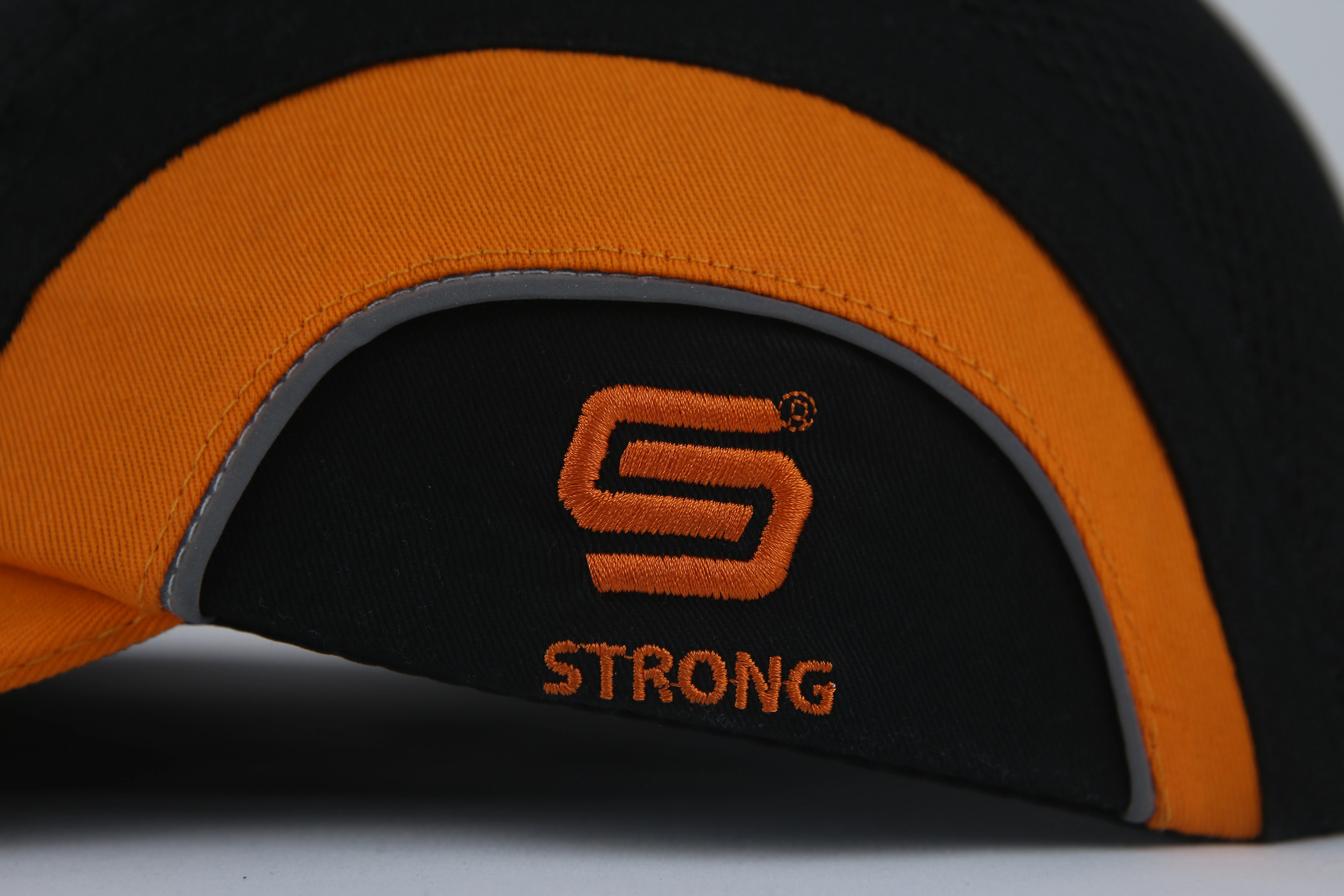 High Quality CE EN 812 Certificated Safety Bump Cap for Industrial and Construction Light Helmet Fashional Hard Cap