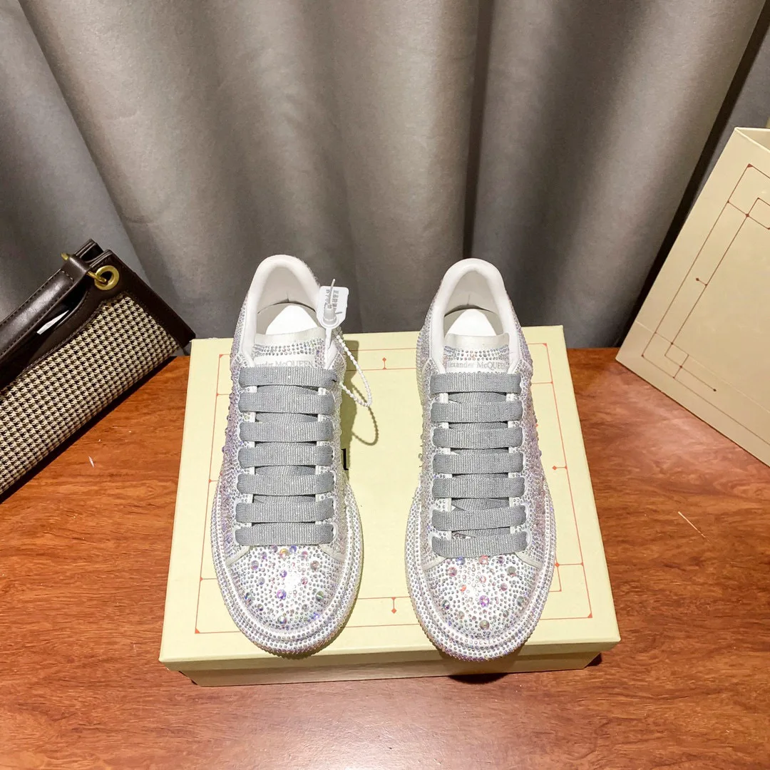 Full Diamond Little White Shoes 2023 New Solid Color Flat Casual Shoes Thick Sole Elevated Color Water Diamond Casual Shoes