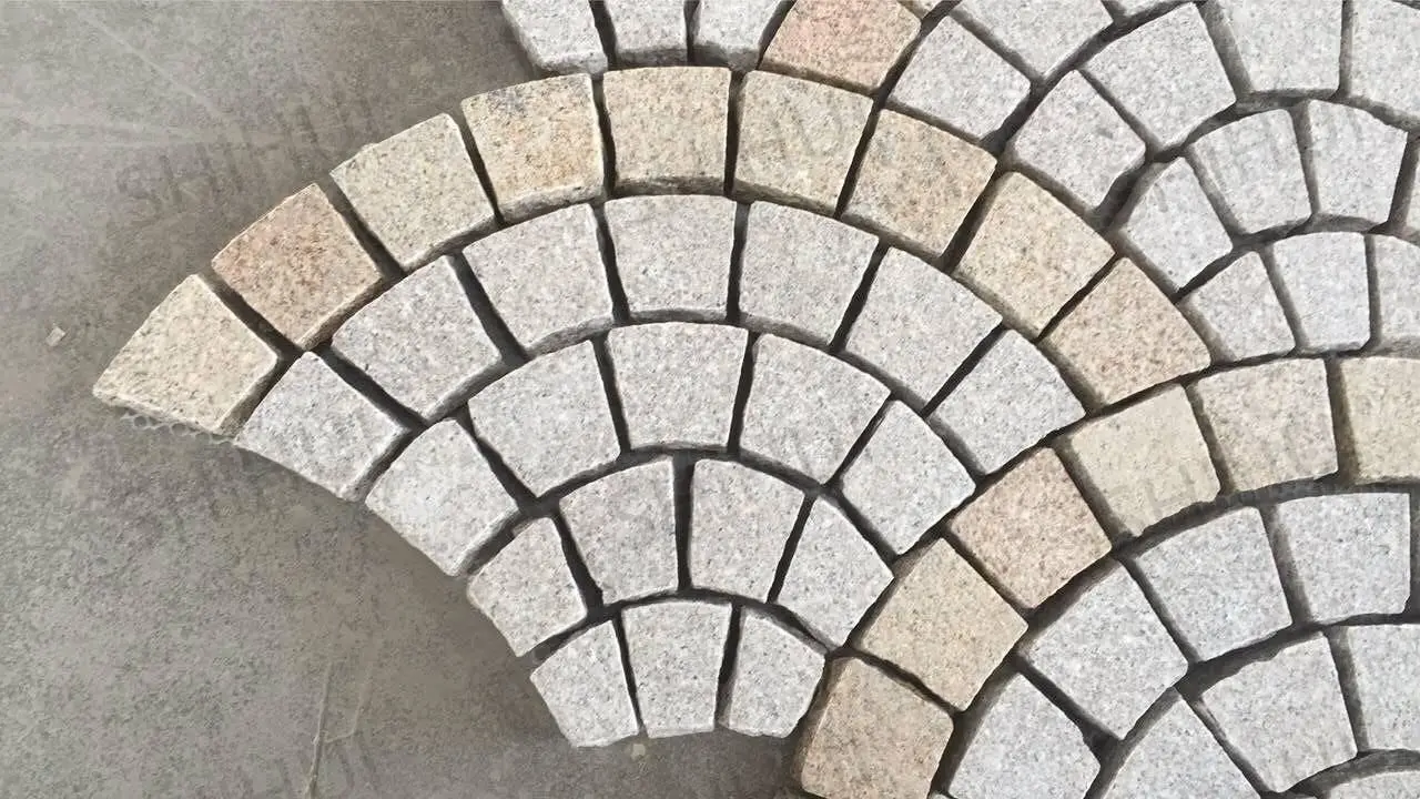 SHIHUI High Quality Natural Stone G681 G682 Granite Fan Pattern Flamed Surface Split Edge Paving Stone Cobblestone On Mesh