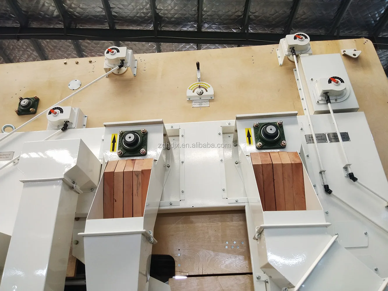 Машина для очистки отшелушивания и