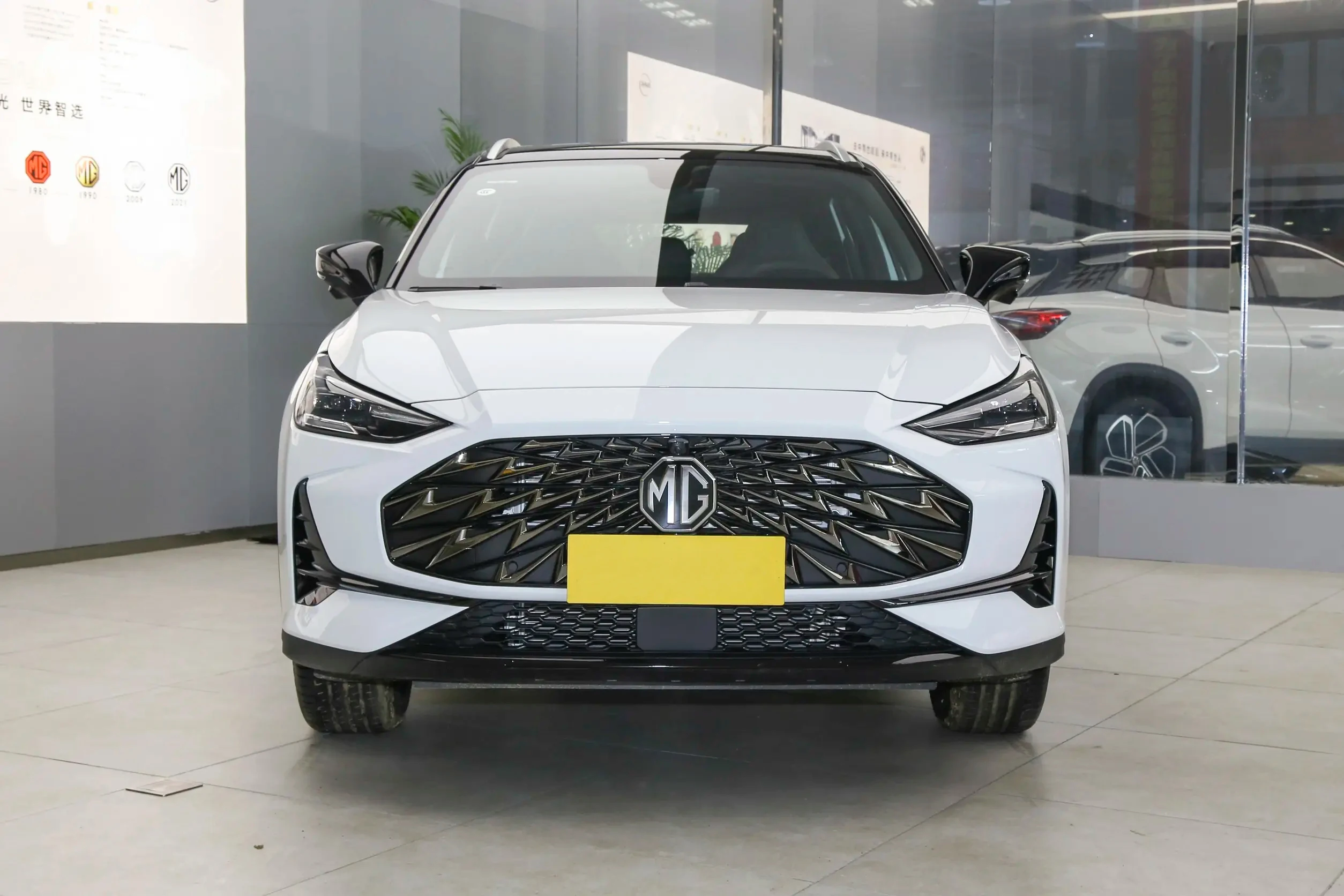 Deposit High-end Mg One 2025 Maximum Speed 55L Compact SUV Gasoline Petrol Vehicle 133kw Saic MG One 285Nm 1.5T 181Ps 5 Seat SUV