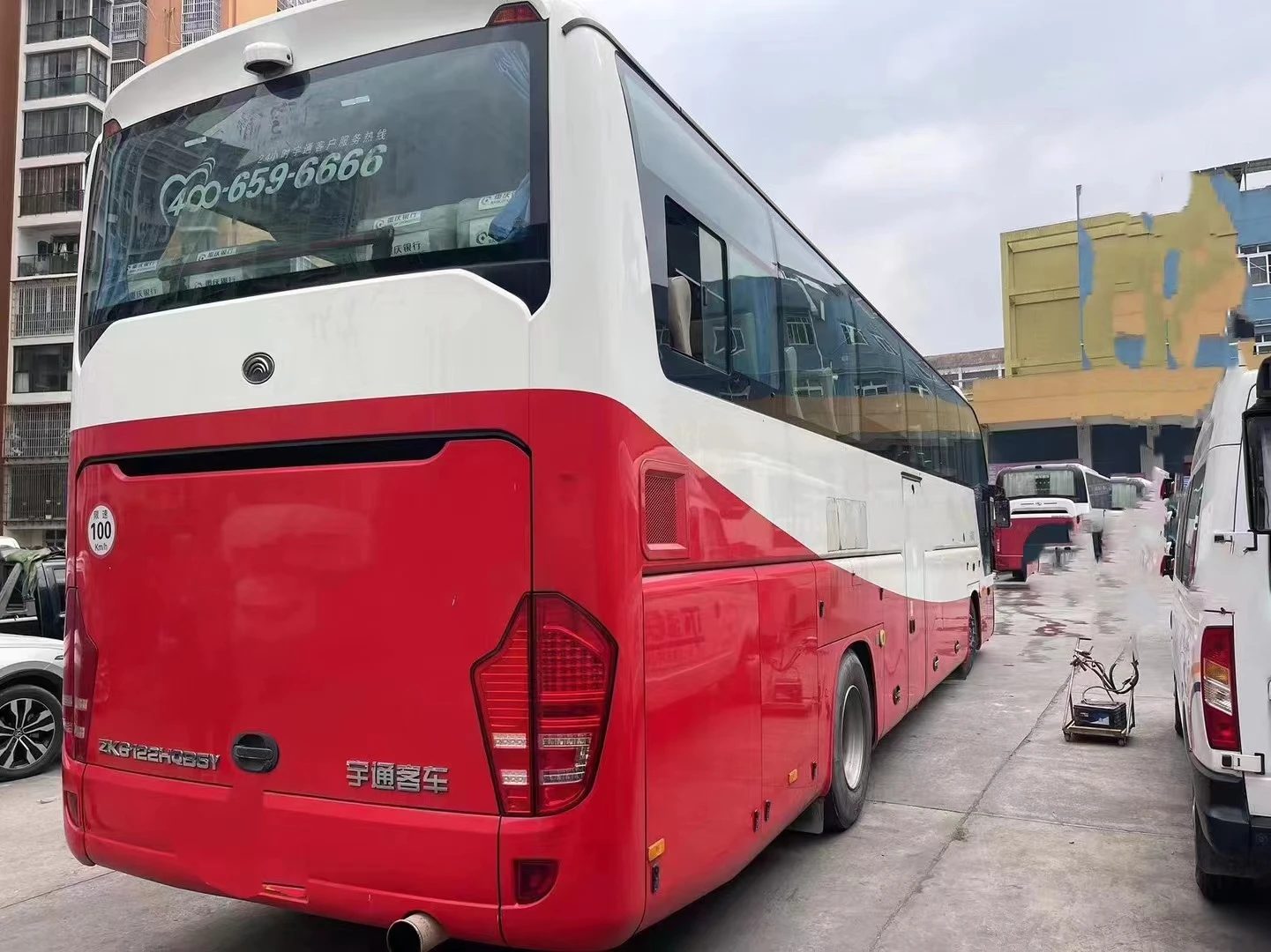 Подержанный автобусный дилер 2017 49 сидений Euro 5 Yutong Zk6122 подвеска подушки безопасности пассажирский автобус