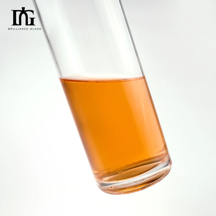 Wholesale Empty Clear Round 750ml Glass Bottle Wine Bottle for Vodka Liquor Tequila Mezcal Mexico with T-Cork