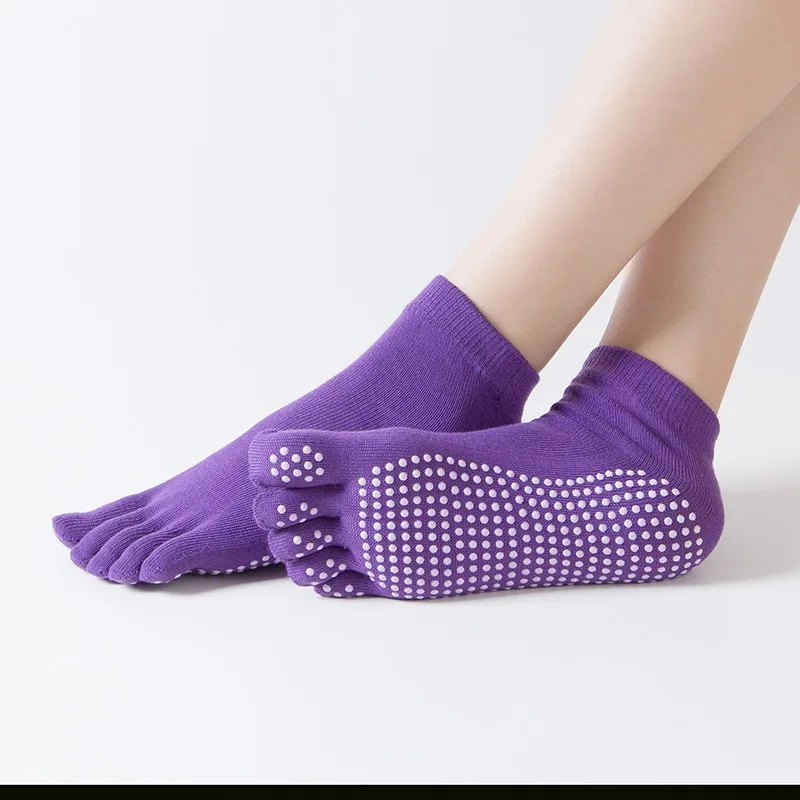 Wholesale Breathable Rainbow 5 Finger Socks Pillates Women Non-slip Toe Grip Yoga Socks