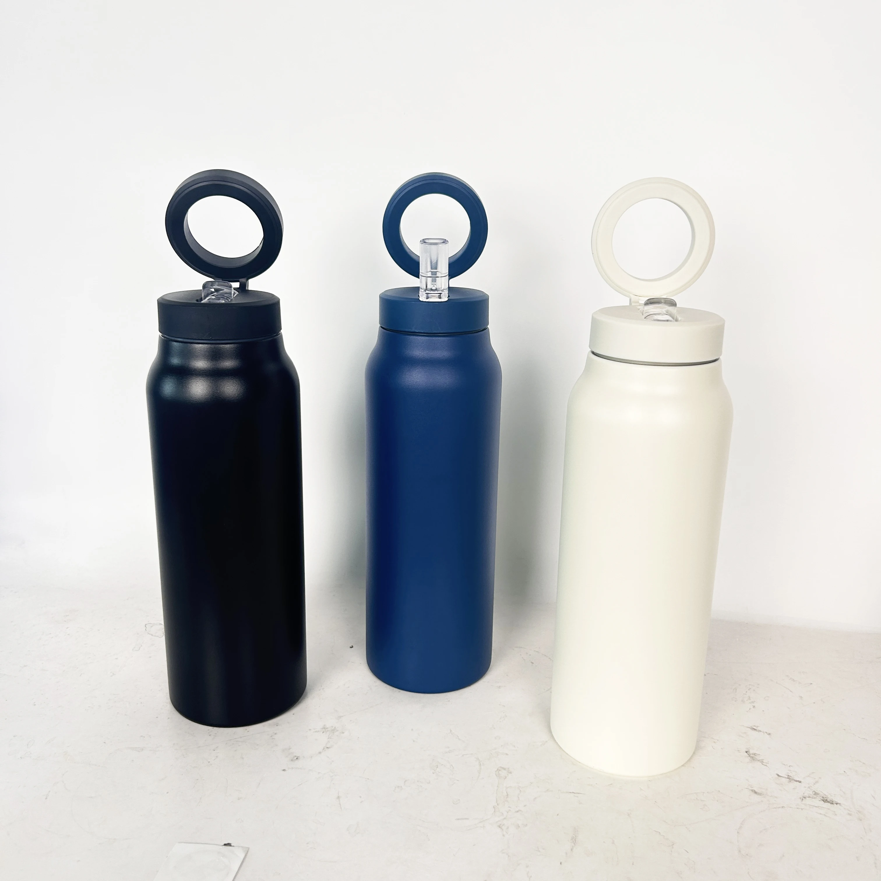 Magnetic Phone Holder 24oz 32oz Insulated Water Bottle Stainless Steel Double Wall 360 Rotate Mug  with Cell Phone Holder