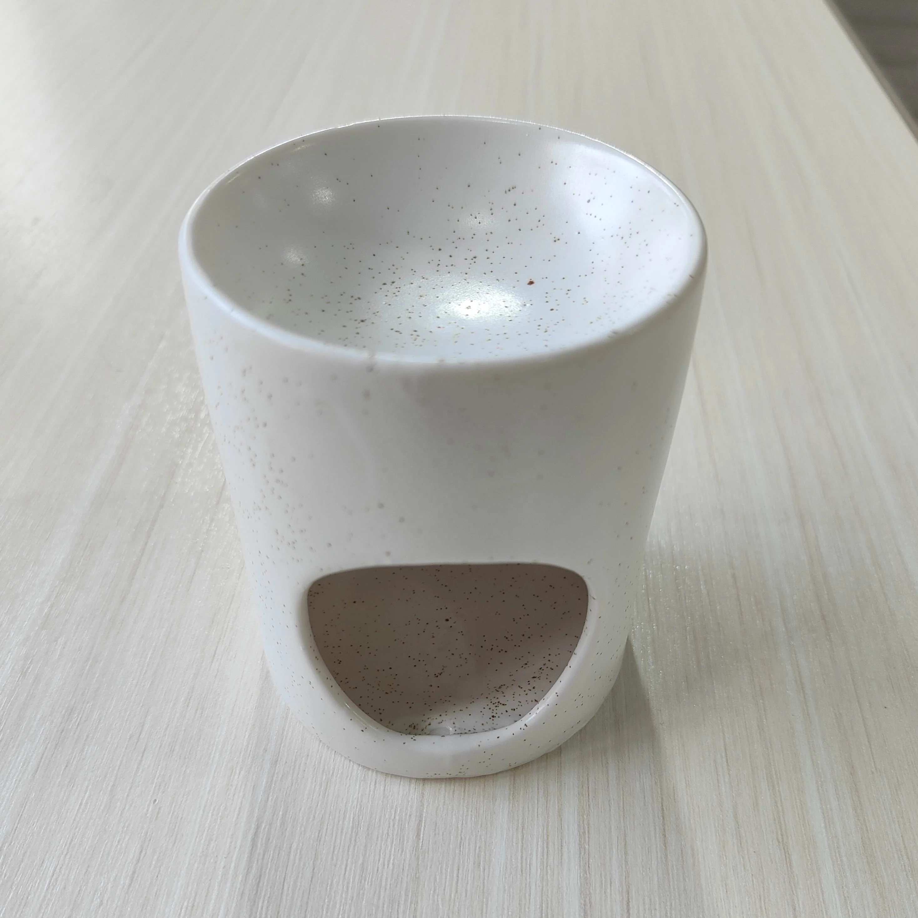 Low Moq Minimalistic Design Ceramic Candle Melt Holder Fragrance Ceramic Wax Warmer Oil Burner