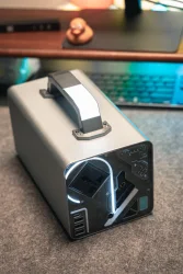 AC socket with battery  300W 400W288wh 100v 110v/220v output ac charging power bank for drone/table lamp