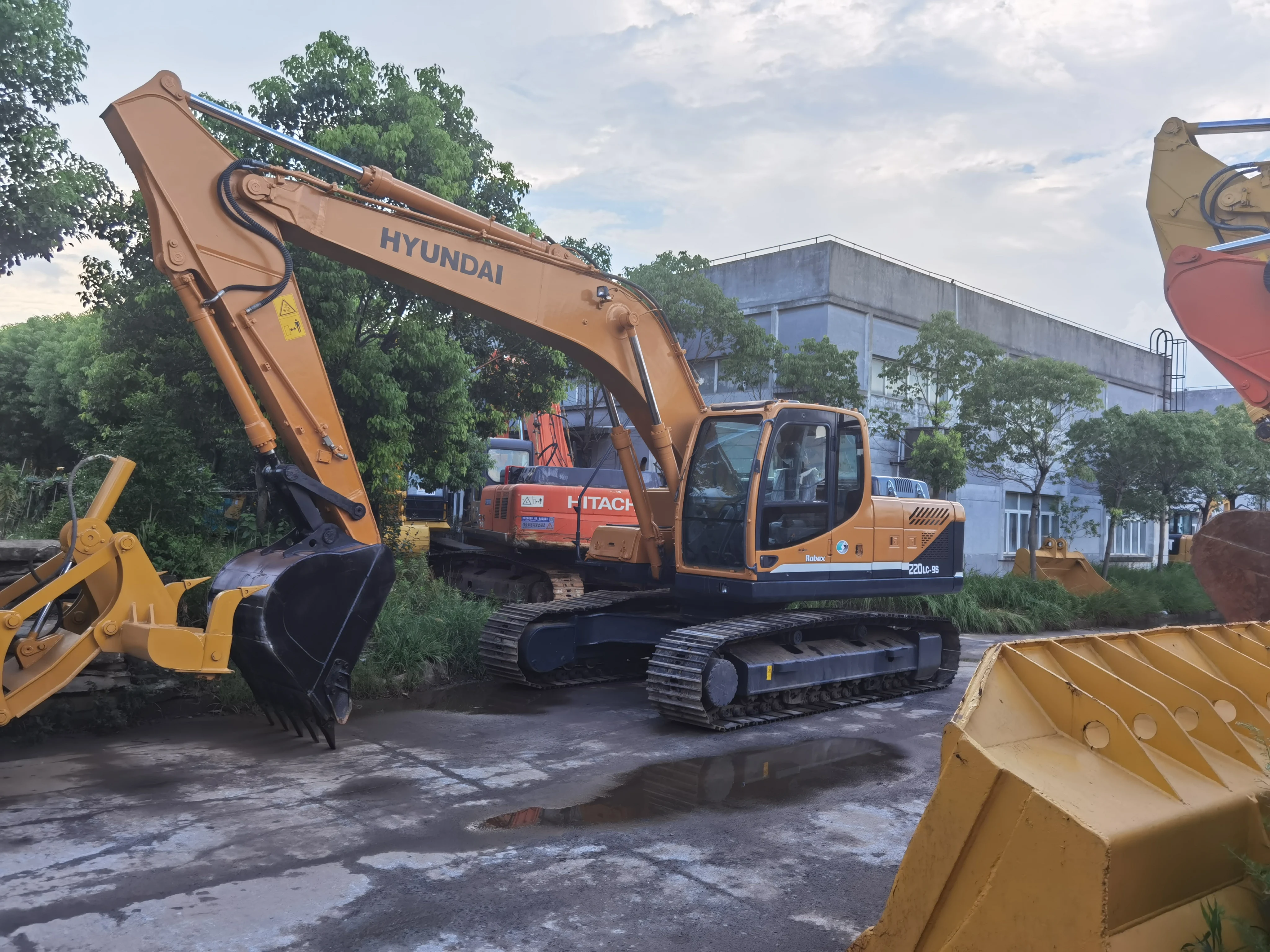 Good Quality Excavator Used Korea Hyundai 220LC-9S 150Lc-7 220LC-7 225LC-9T for Sale at Low Price
