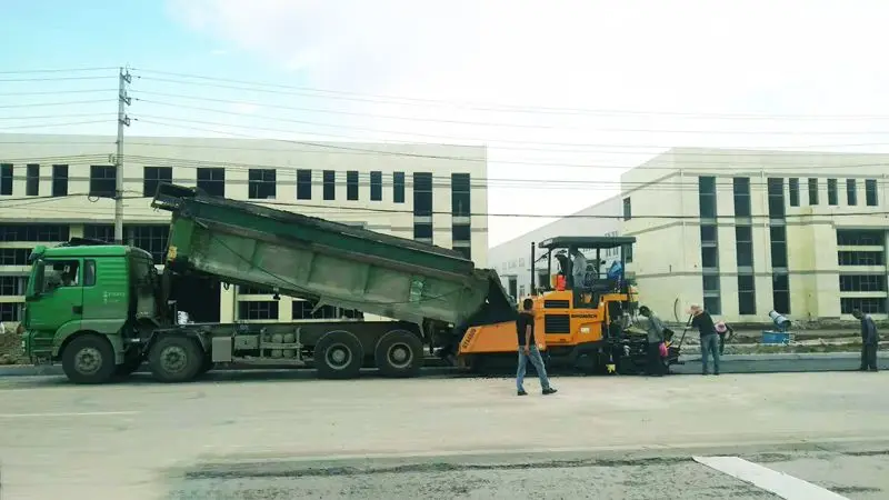 factory price sinomach 2m paving width asphalt paver GYA4500