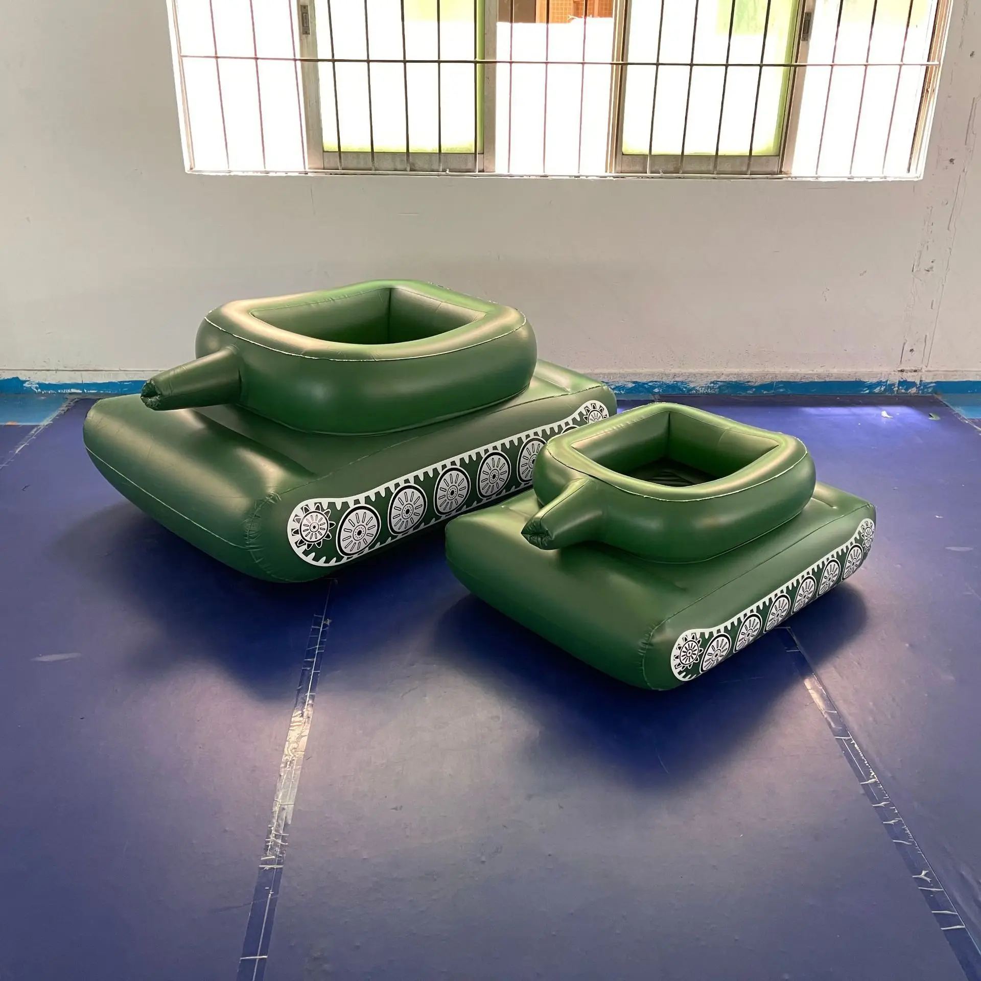 Large Inflatable Water Tank Pool Float summer pool raft lounge adults spray guns pool floats durable PU  PVC Water battle tank