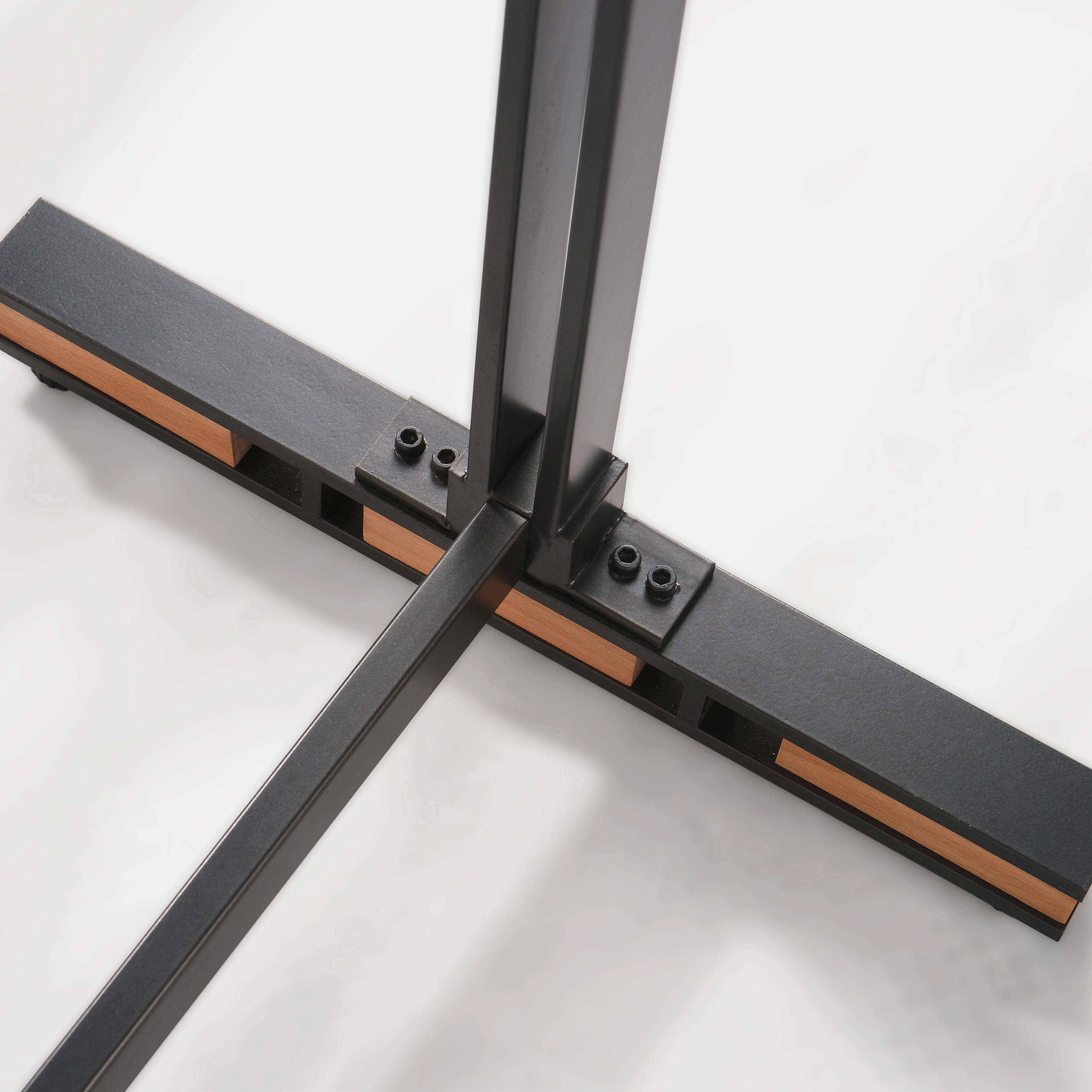 Clothing Boutique Furniture Metal and Wood Free Standing Clothes Hanging Rail Stand Apparel Display Cloth Rack