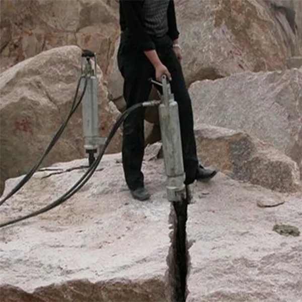 Similar to Darda Hydraulic Rock Splitter for Mining