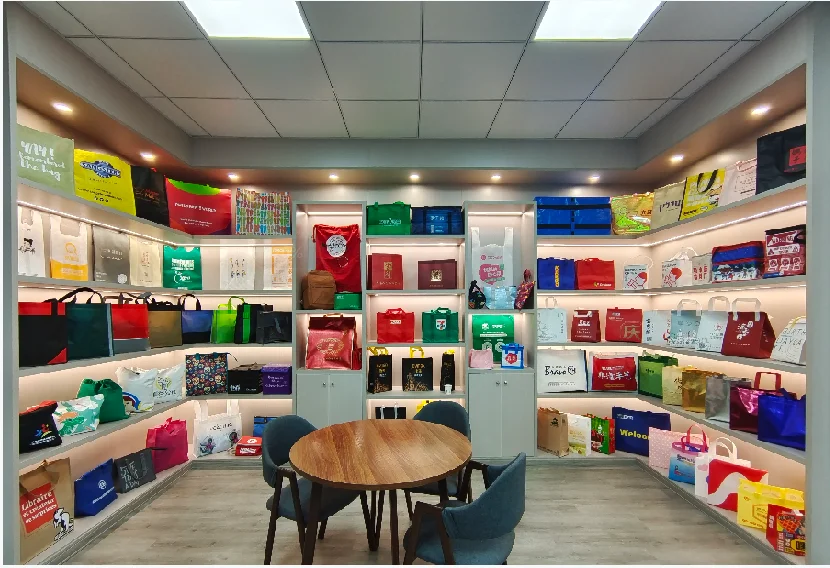 Wholesale reusable canvas crossbody bag customized cotton bag with zipper cotton shopping bag with pouch