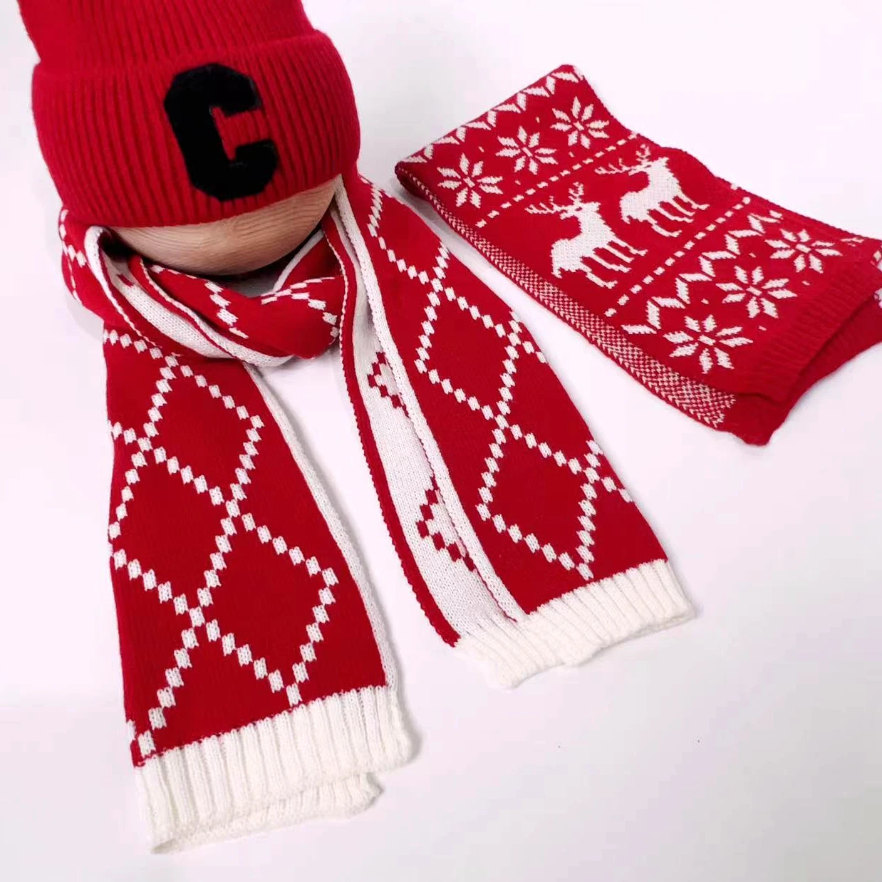 Factory Stock Red Knitted Winter Christmas Scarf Acrylic Scarf Jacquard Christmas Necklaces for Kid and Women