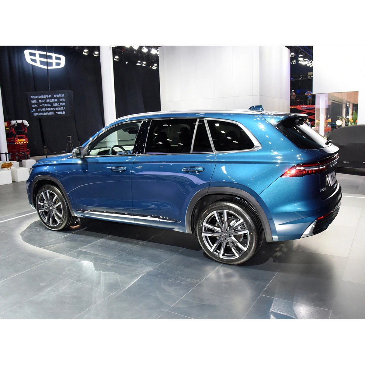 Китайские производители 2023 5 мест 2 0 т внедорожник новый автомобиль geely monjaro для