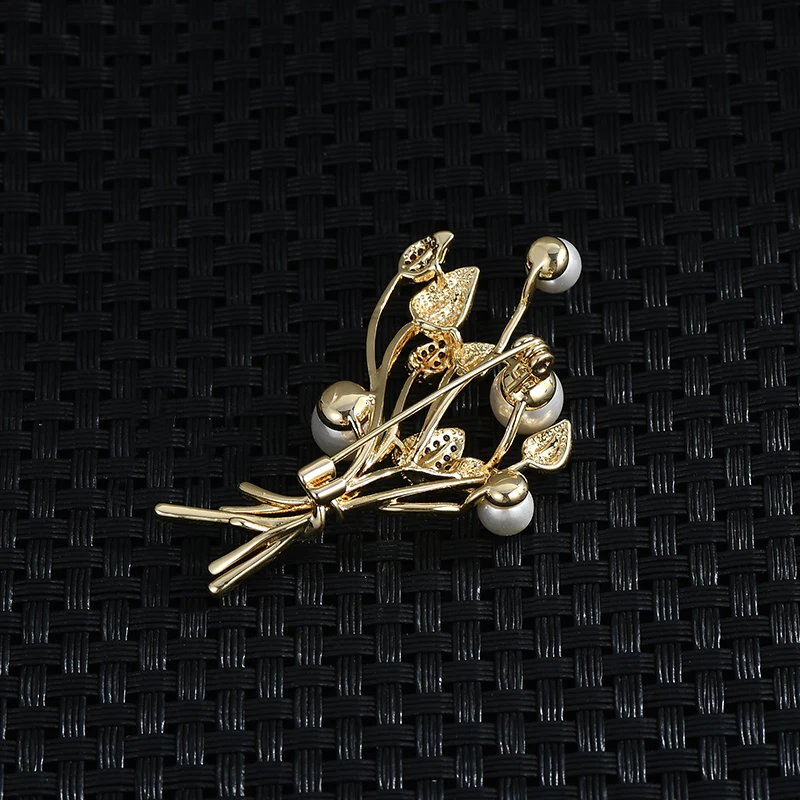 XZ60239 Gold electroplated micro-inlaid Zircon Leaf Brooch Pearl Bouquet Pin Small fragrance corsage high touch banquet pin