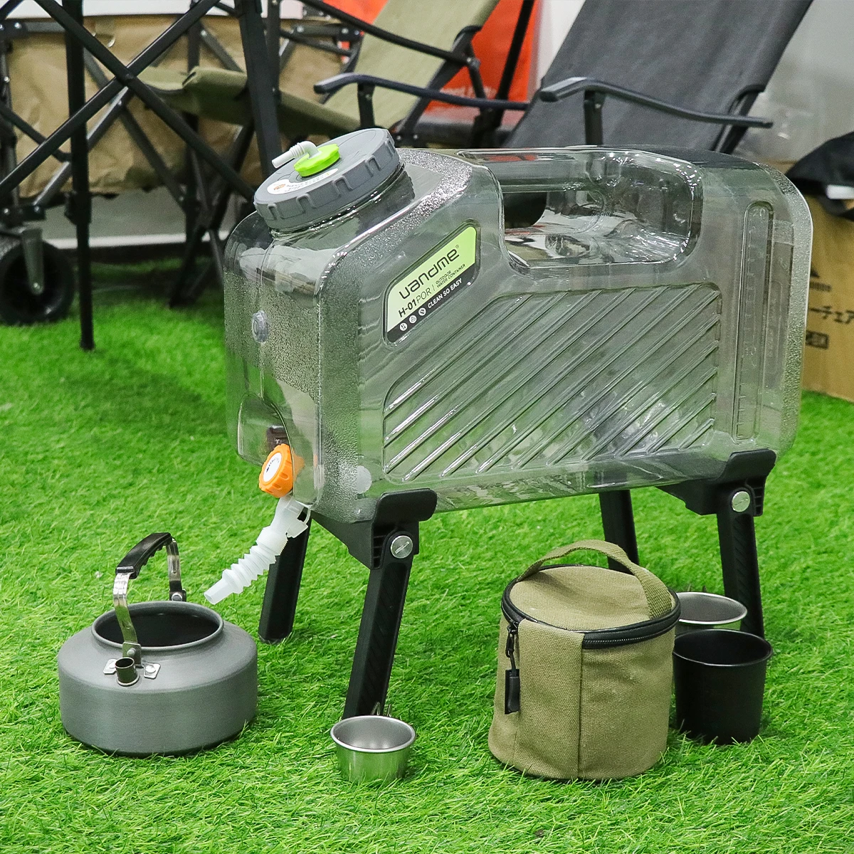 Outdoor Water Tank with Detachable Stand and Spigot