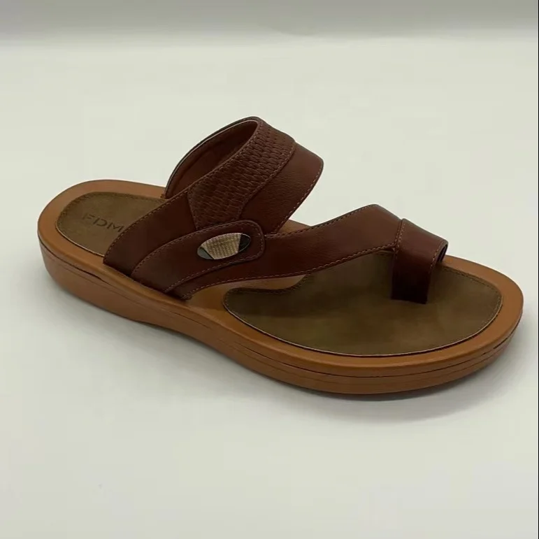 Wholesale Fashion Hardware Comfortable Men Beach Outdoor Sandals Slippers