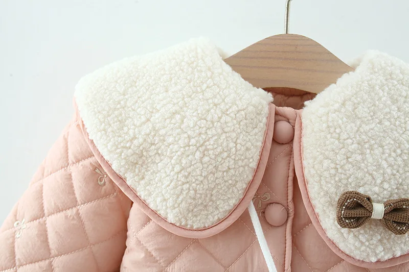 2023 winter clothing new quilted quilted girl cute plus fleece thickened small cotton-padded coat to send bow package
