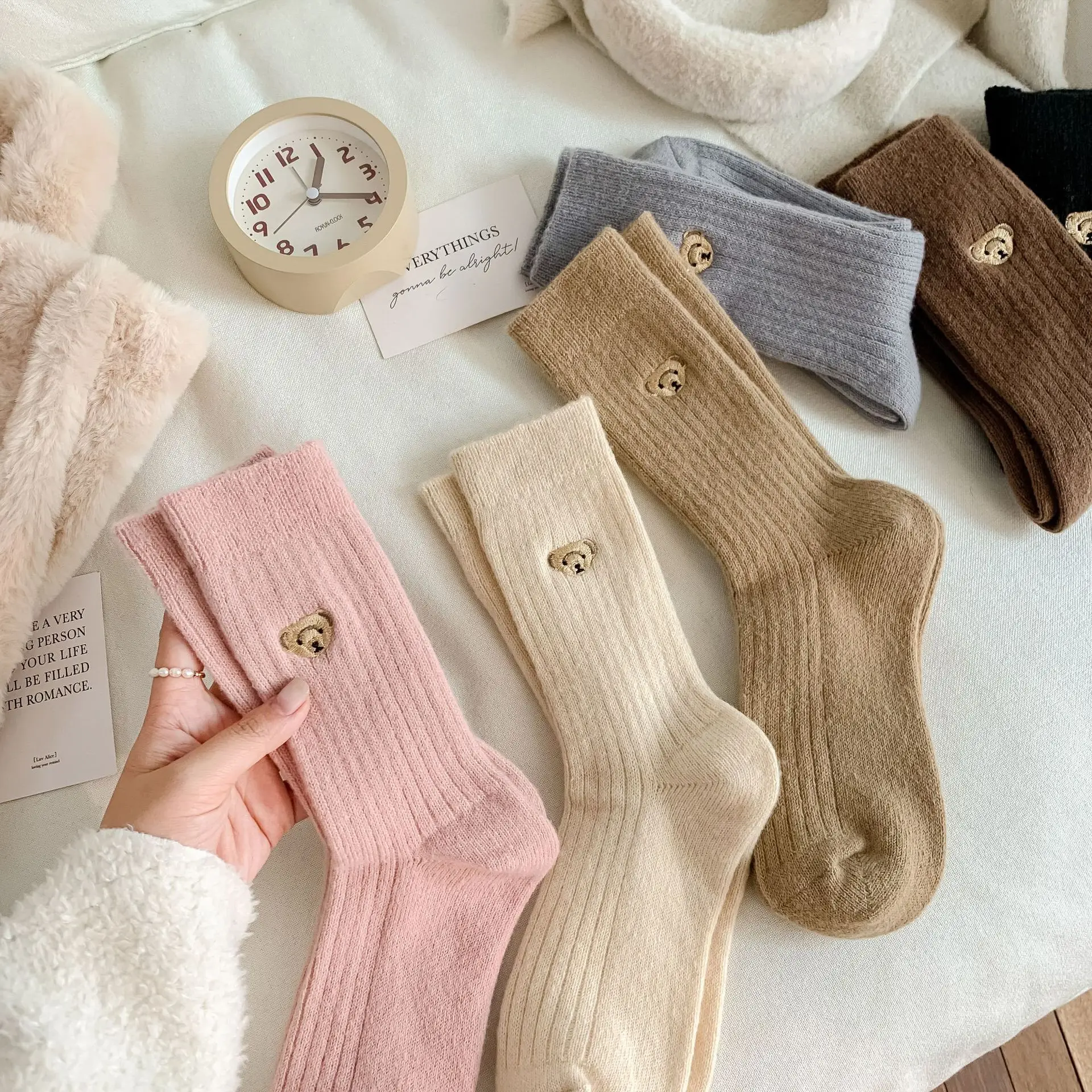 High Quality Winter Thick Wool Warm Women Socks Korean Fashion Embroidery Bear Fluffy Warm Women Wool Socks