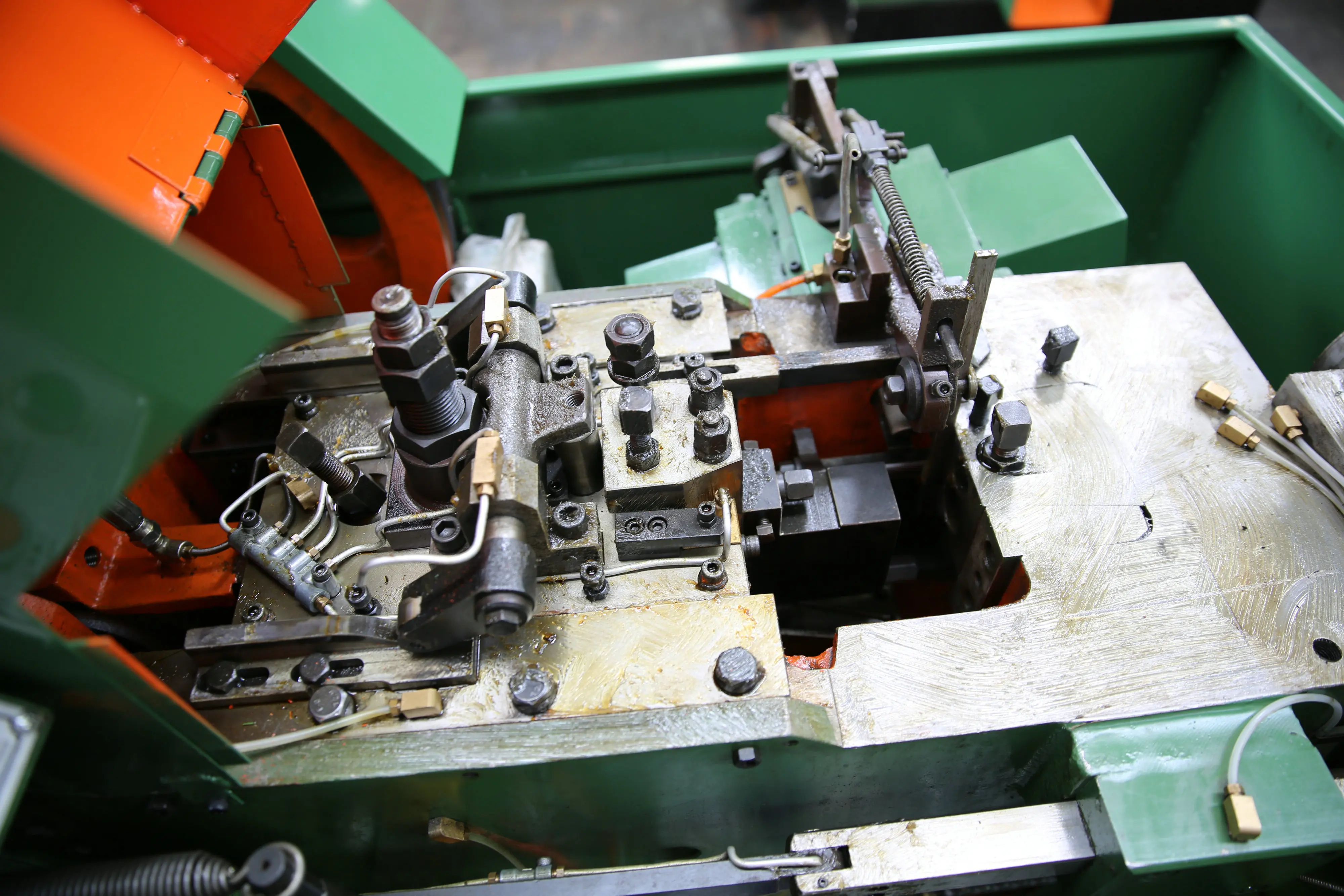 M6*60 Taiwan TX-15B Automatic 1-Die 2-Blow Cold heading Screw Making Machine