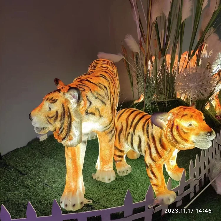 Resin fiberglass luminous animal light tiger sculpture for outdoor park garden IP65 waterproof landscape decor light