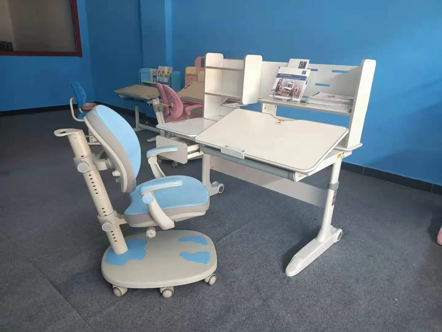 Popular children table Kids  ergonomic  study table for home use adjustable height desk children do homework