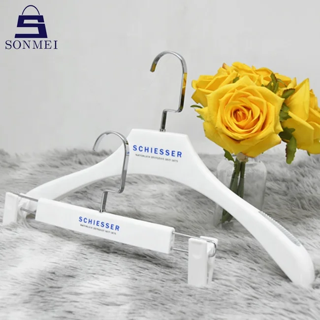 plastic hanger 6.jpg