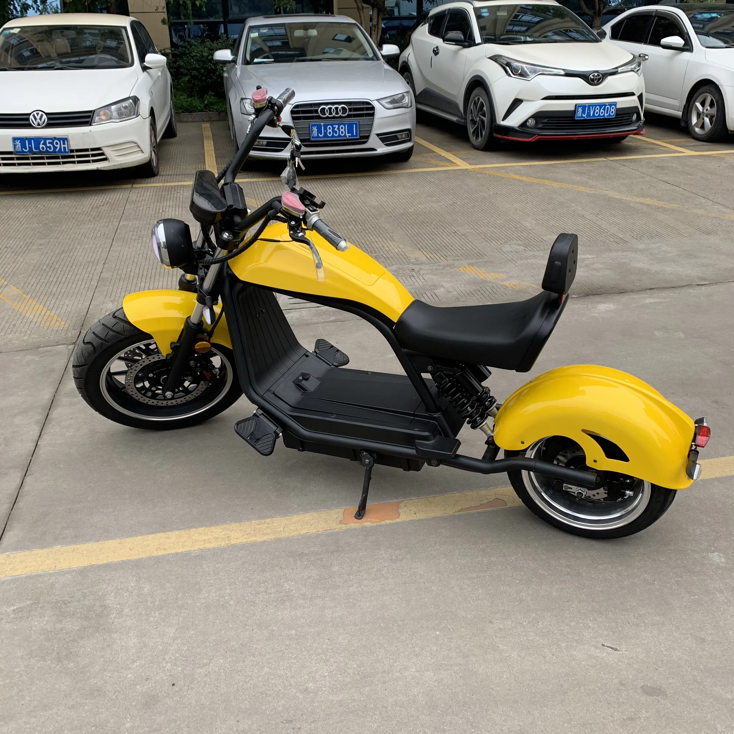 how much three wheeler motorbikes 2000W 60V 20AH electric scooters lithium removable battery off road motorcycles electric