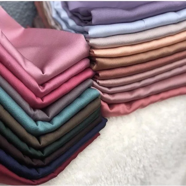 Malaysia hot selling premium Wholesale Women Muslim Bubble satin scarf wholesale  bubble satin silk hijab shawl