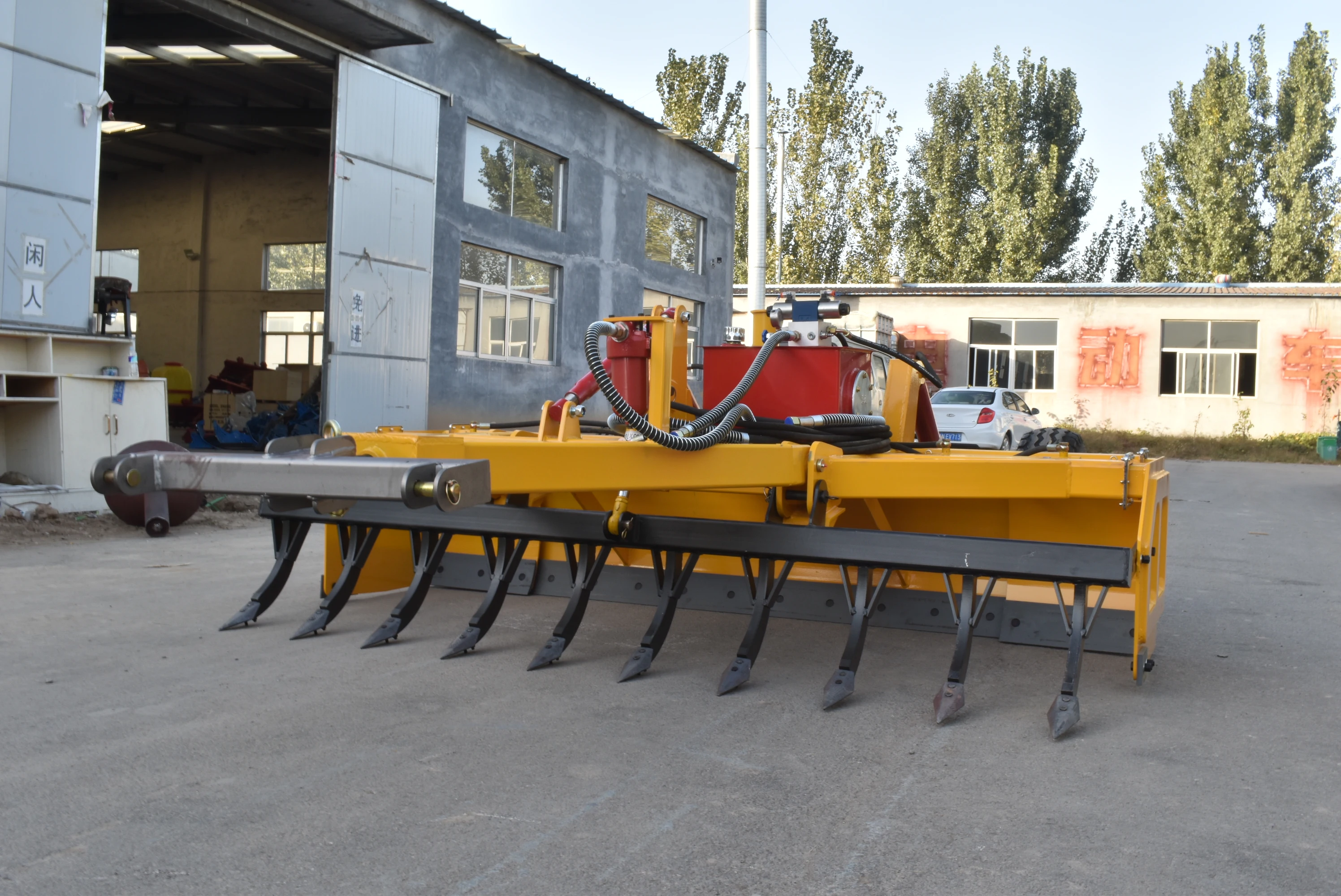 Factory Latest Long Receiving Distance Agriculture Laser Land Leveler With Subsoiling Shovel For Tractor