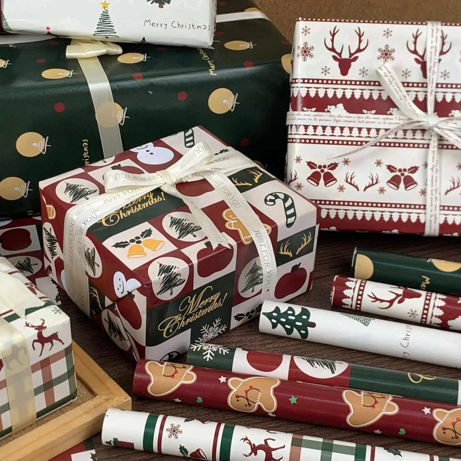 Wholesale 50x70cm christmas gift packaging paper custom new year holiday decoration wrapping tissue paper roll