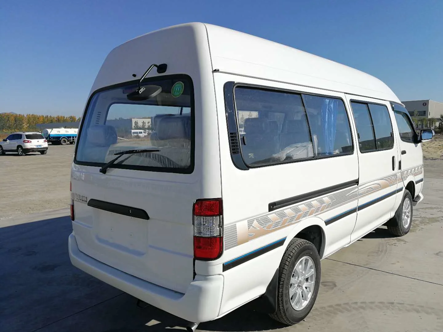 
JINCHENG 15SEATS MINIBUS WITH 2.8L ISUZU DIESEL ENGINE 