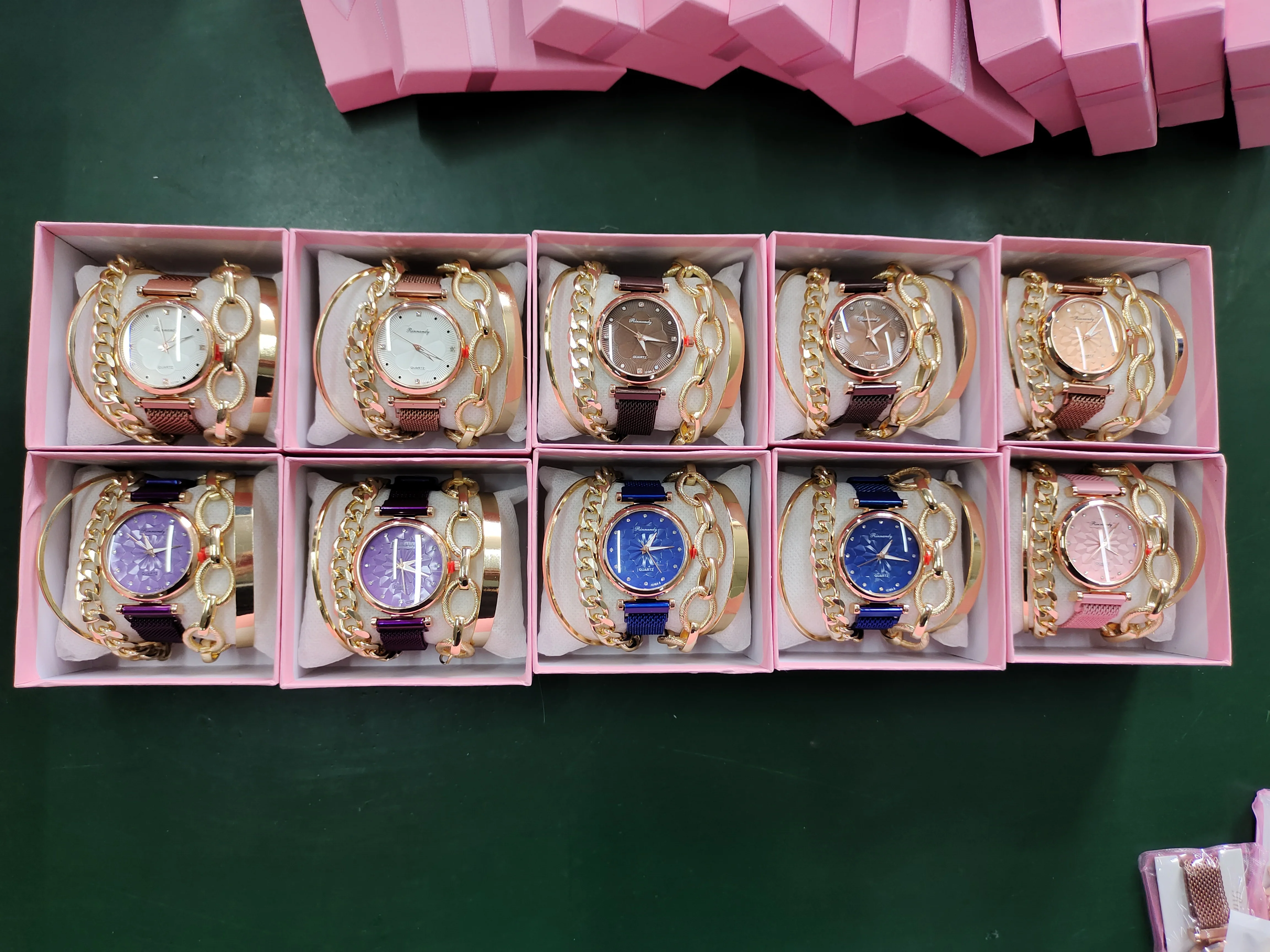 2022 New Women ladies Fashion Luxury Quartz Magnet Buckle Watch Bracelet 5 Set Wristwatch with Gift Boxes