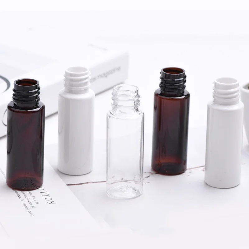 Eco friendly 20Ml Pet Round Plastic Spray Bottle Portable Frost Perfume bottle with black white clear pump sprayer