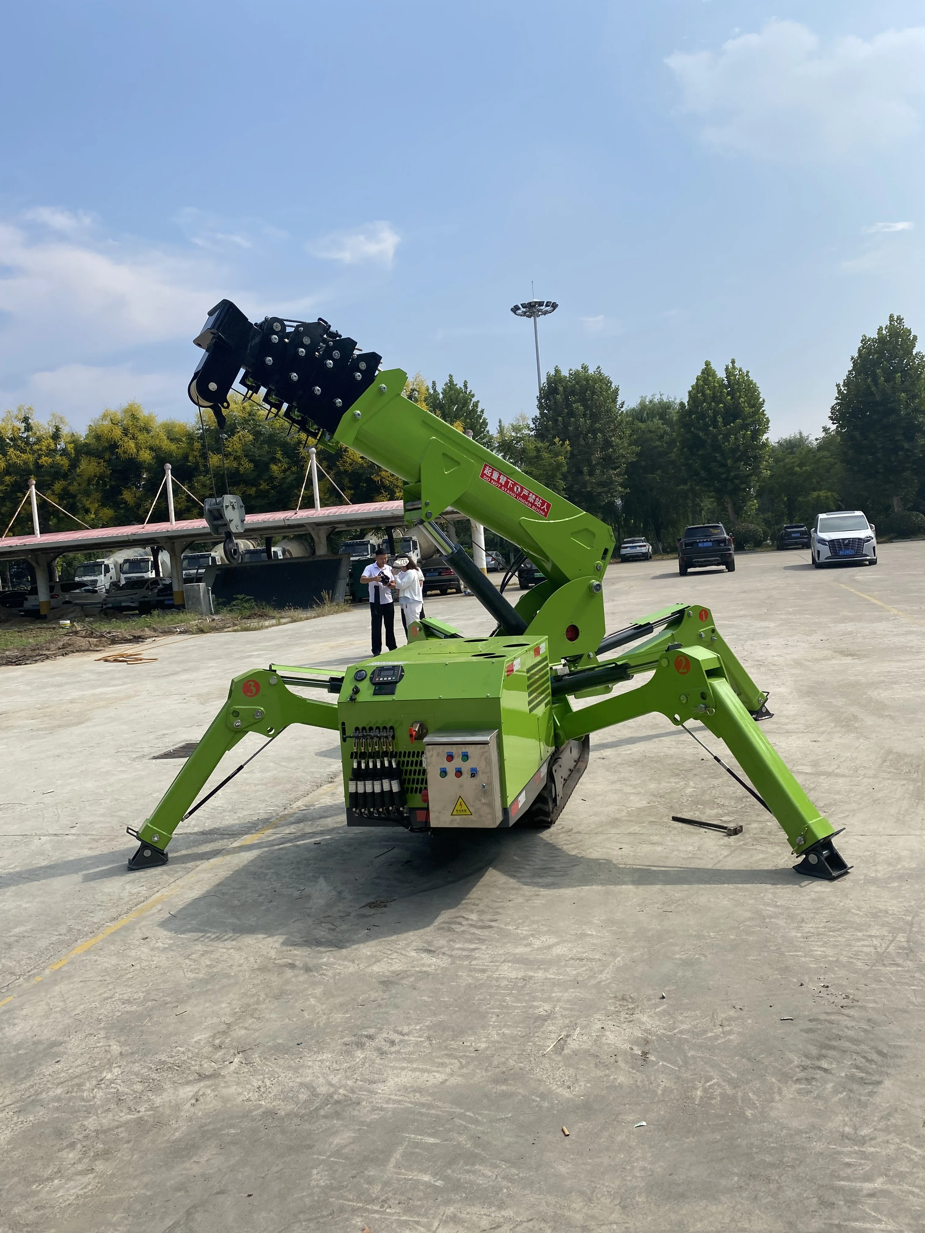 Wireless Remote Control 1T 2T Ac Power And Gasoline Dual Power Mini Spider Crane For Installation Work