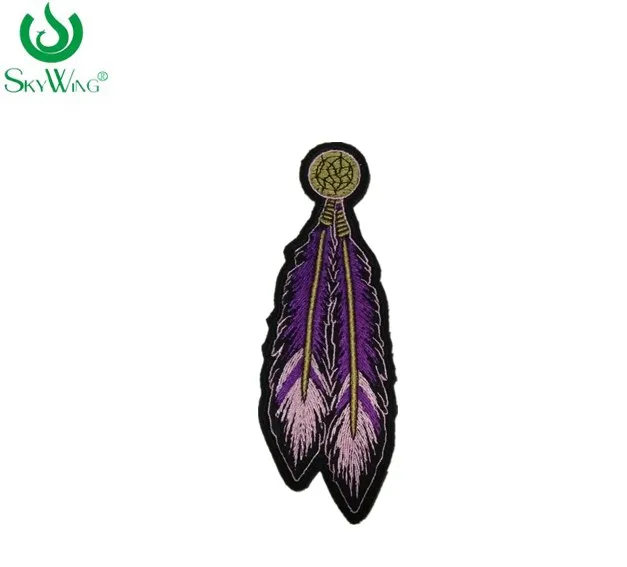 Wholesale 2024 China Manufacture Handmade Feather Embroidered Patch for Clothing Plastic Ironing Technics Sequins Decoration