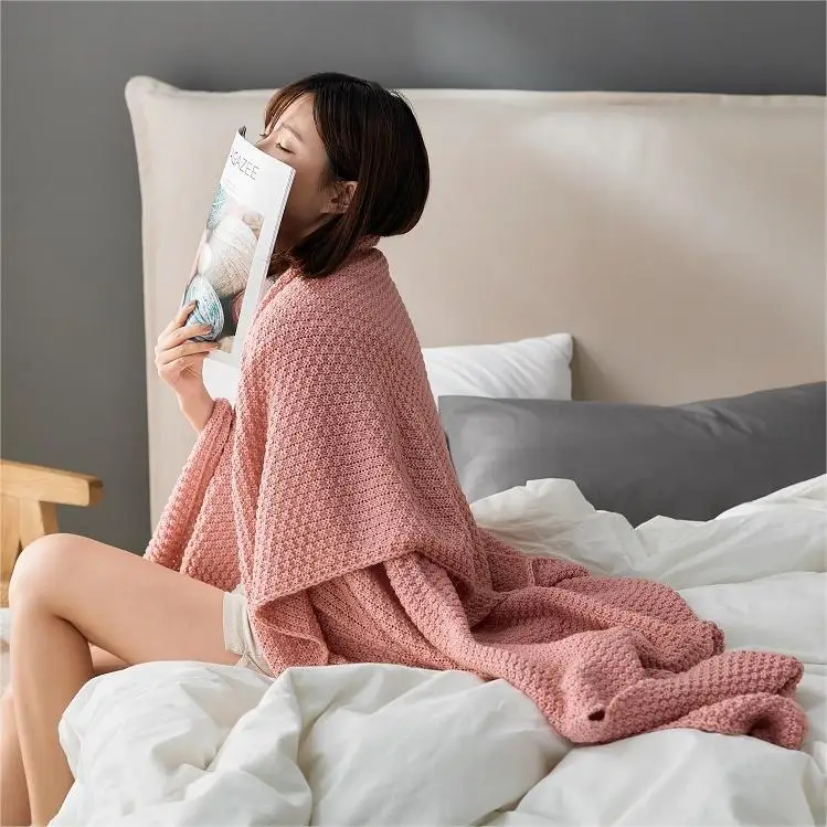 Stock 130*170cm 100% Acrylic Pink Solid Knitted Throw Blanket with Tassels