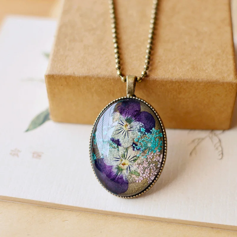 Factory direct natural vintage female crystal chrysanthemum pressed dried flower plant art long necklace