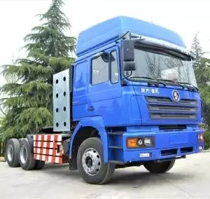 SINOTRUK HOHAN 6X4 CNG Tractor Truck (LHD)