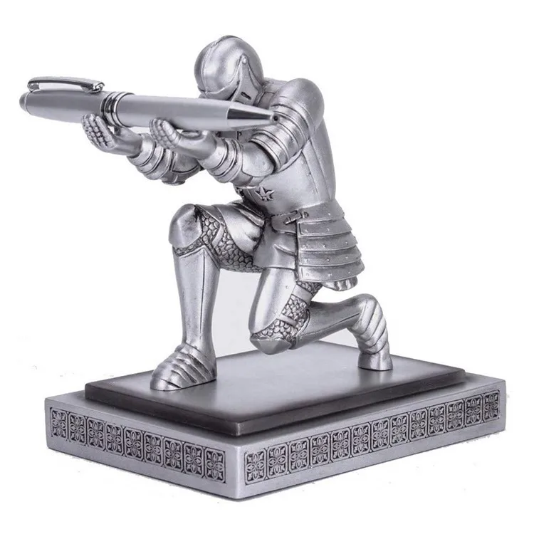 Настольный органайзер из полирезины серебристый рыцарский держатель для ручек с ручкой персонализированный настольный аксессуар подставка держатели карандашей #
