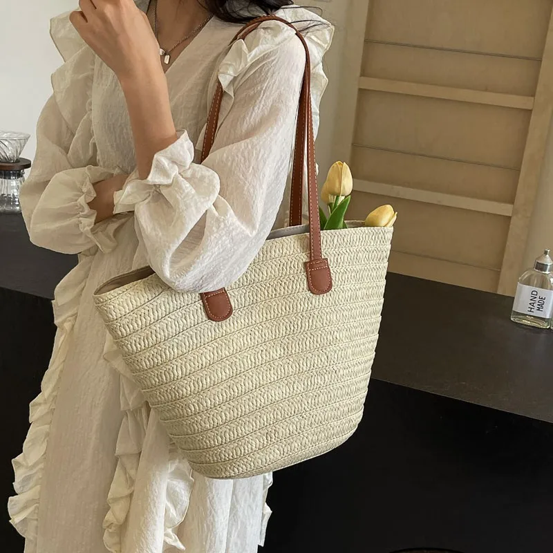 Women Straw Beach Bag Large Capacity Beach Shoulder Tote Bags with Pu Leather Handle Paper Straw Beach Bag
